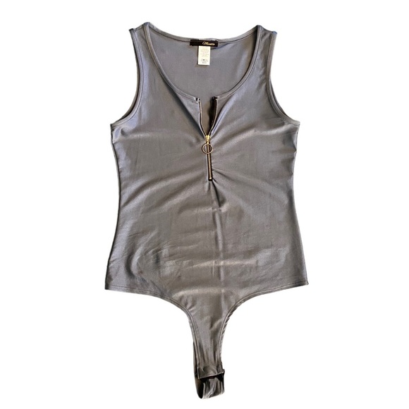 Half Zip fitted Body Suit with snap closure - Picture 1 of 5